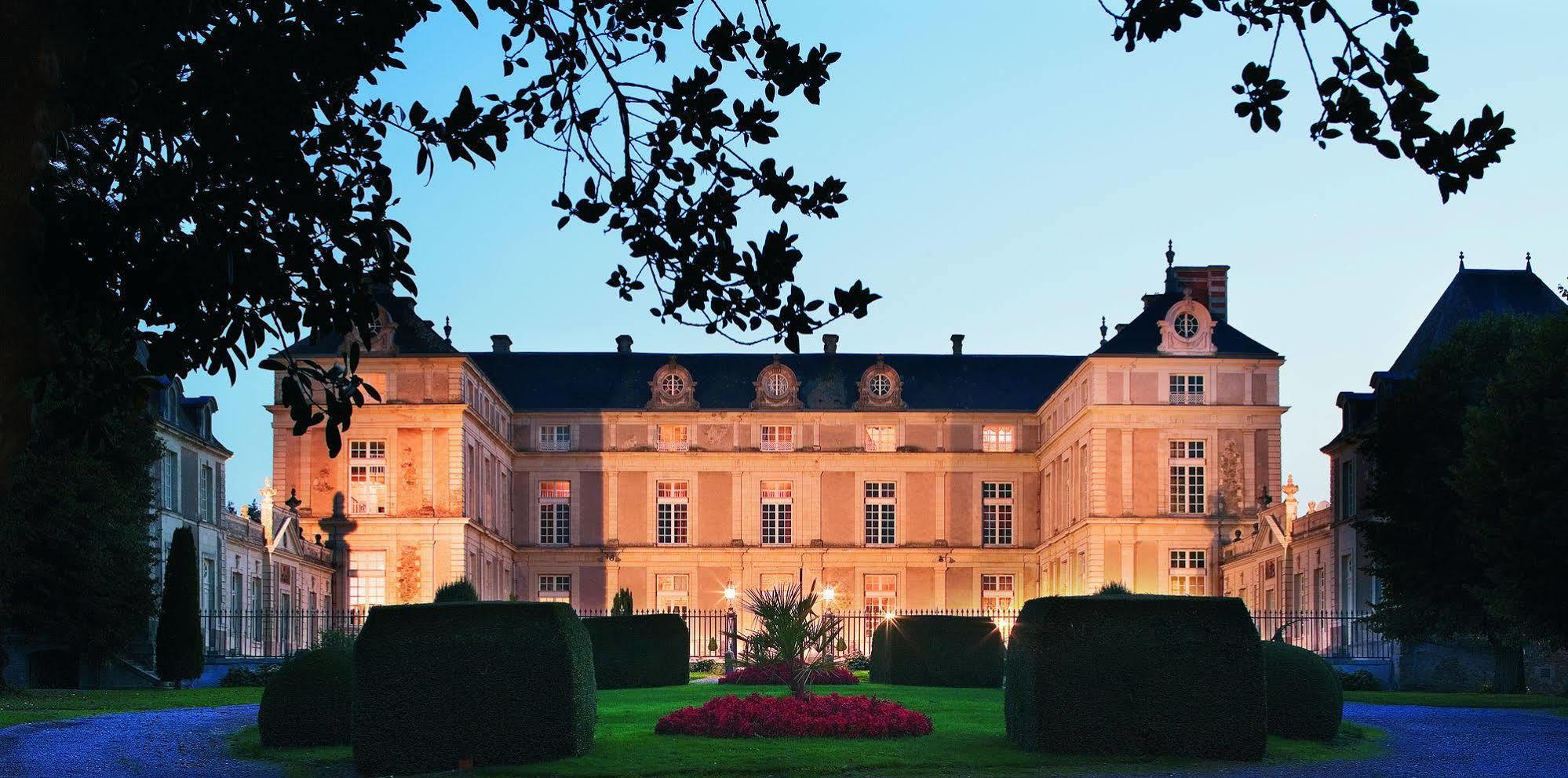 Chateau Colbert Maulévrier Kültér fotó