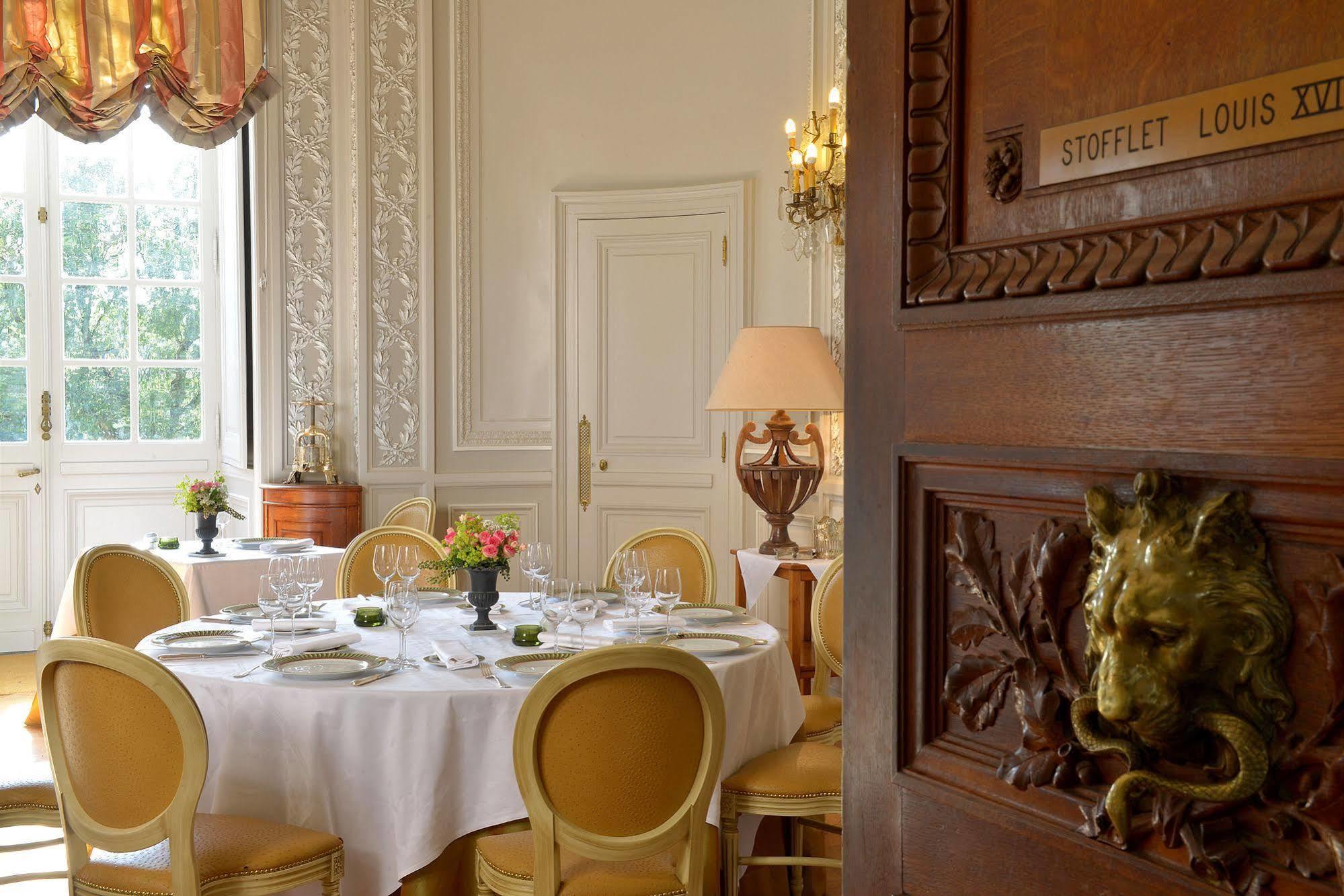 Chateau Colbert Maulévrier Kültér fotó
