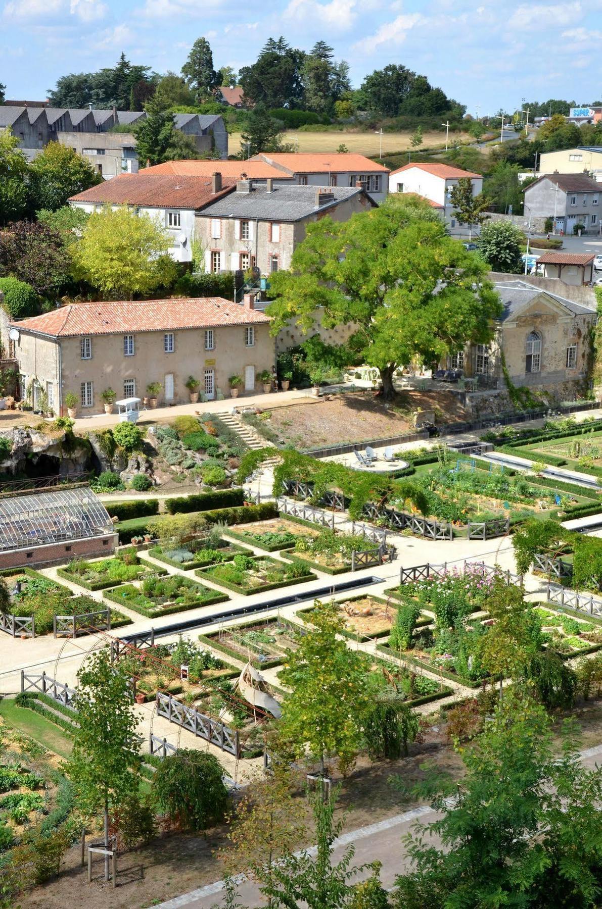 Chateau Colbert Maulévrier Kültér fotó